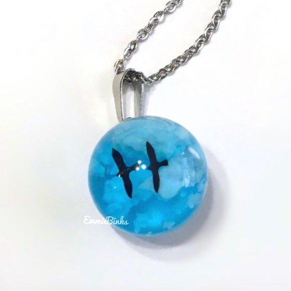 ✨3for$38 New Flying Birds in Sky Dimensional Sphere Pendant Necklace - Picture 7 of 16